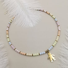 Carica l&#39;immagine nel visualizzatore di Gallery, Collana da donna choker multicolore pastello con ciondolo bimbo 35cm +5cm Oro
