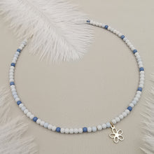 Carica l&#39;immagine nel visualizzatore di Gallery, Collana da donna choker colore bianco celeste blue jeans con ciondolo fiore 35cm +5cm Oro
