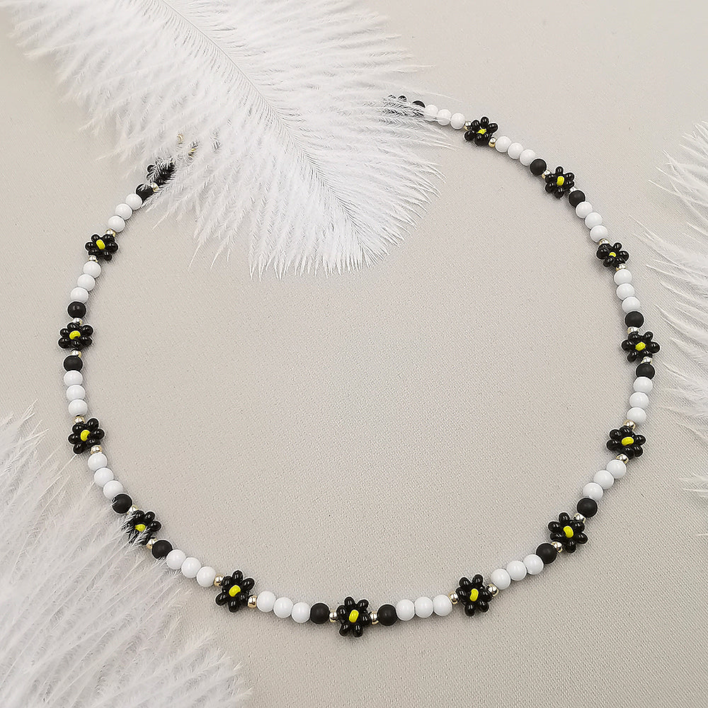 Collana da donna choker colore bianco nero con fiorellini 36cm +5cm oro