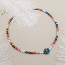 Carica l&#39;immagine nel visualizzatore di Gallery, Collana da donna choker colore beige terracotta marrone blu con fiorellino centrale 35cm +5cm Oro
