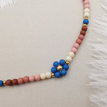 Carica l&#39;immagine nel visualizzatore di Gallery, Collana da donna choker colore beige terracotta marrone blu con fiorellino centrale 35cm +5cm Oro
