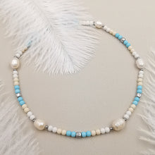 Carica l&#39;immagine nel visualizzatore di Gallery, Collana da donna choker colore bianco beige turchese con perle di fiume 35cm +5cm Argento
