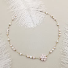 Carica l&#39;immagine nel visualizzatore di Gallery, Collana da donna choker a catena colore rosa bianco con fiorellino 34cm +5cm Oro
