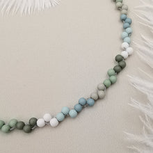 Carica l&#39;immagine nel visualizzatore di Gallery, Collana da donna choker a treccia bianco verde sfumato 36cm +5cm argento
