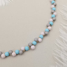 Carica l&#39;immagine nel visualizzatore di Gallery, Collana da donna choker a treccia colore azzurro rosa grigio 34cm +5cm oro
