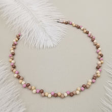 Carica l&#39;immagine nel visualizzatore di Gallery, Collana da donna choker a treccia colore rosa antico beige cappuccino 36cm +5cm oro
