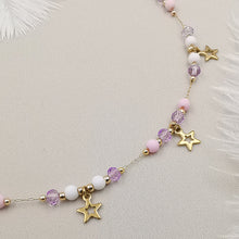 Carica l&#39;immagine nel visualizzatore di Gallery, Collana da donna a catena choker colore bianco rosa lilla con stelline pendenti
